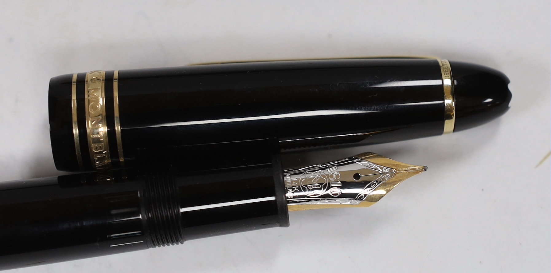 A cased Montblanc Meisterstuck fountain pen